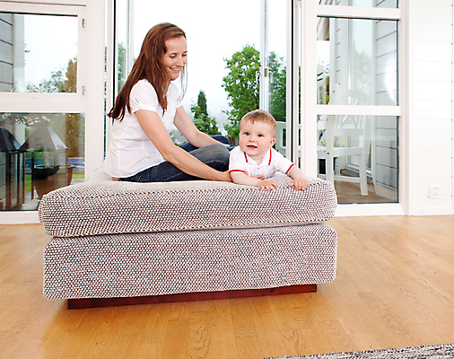 포토 JPG 해외이미지 백인 라이프스타일 여자 남자 행복 아들 어린이 창문 가족 놀이 엄마 바닥 주택 함께함 실내 사랑 미소 웃음 사람 앉기 소년 성인 내부 두명 방 흰색 아기 시간 아내 큼 리빙 기어가기 걸음마 돌봄 유대감 안락 해외202004 해외포토 서양인 감정 컬러 컨셉 관계 모션 표정 건물 생활 크기 파일형식 이미지허브