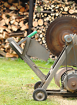 포토 JPG 해외이미지 사람없음 야외 목재 정원 장비 도구 공구 업무 원형 닫기 자르기 묘사 수목 해외202004 해외포토 도형 나무 재료 모션 작업 파일형식 이미지허브