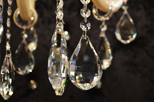 포토 JPG 해외이미지 조명 실내 사람없음 화려 고급 우아함 크리스탈 샹들리에 해외202004 해외포토 컨셉 내부 광석 파일형식 이미지허브