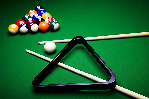 포토 JPG 해외이미지 실내 사람없음 당구 포켓볼 당구공 당구용품 당구대 당구채 초록배경 해외202004 해외포토 스포츠용품 백그라운드 공 내부 초록색 구기 파일형식 이미지허브