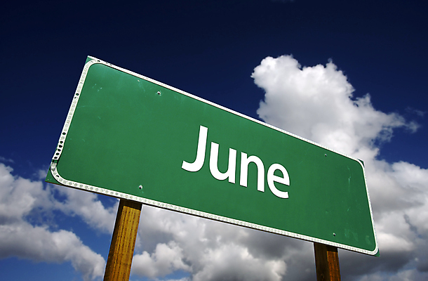 포토 JPG 해외이미지 구름 도로 컨셉 하늘 추상 휴가 아이디어 광고판 사람없음 초록색 여름 파란색 달력 시간 표지판 메시지 선택 6월 연도 방향 교차로 사인 도로표지판 공지사항 월 방법 해외202004 해외포토 자연요소 계절 길 컬러 무늬 교통시설 알림판 날짜 판 파일형식 이미지허브