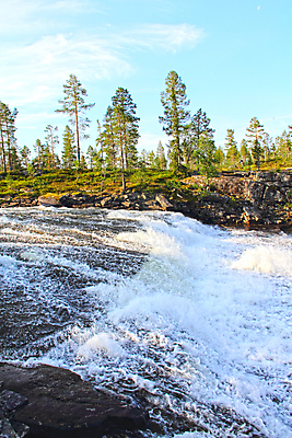 포토 JPG 해외이미지 나무 여행 자연 하늘 산 노르웨이 풍경 사람없음 야외 초록색 물 여름 파란색 강 환경 힘 폭포 흐름 가을 바위 흰색 개울 숲 북극 순수 속도 빙하 지역 내추럴 블러 스칸디나비아 현재 해외202004 해외포토 자연요소 식물 계절 유럽 컬러 컨셉 돌_바위 극지방 생태계 파일형식 이미지허브