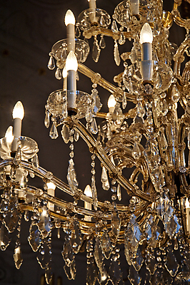 포토 JPG 해외이미지 조명 실내 사람없음 등불 화려 고급 우아함 크리스탈 샹들리에 해외202004 해외포토 컨셉 내부 광석 파일형식 이미지허브