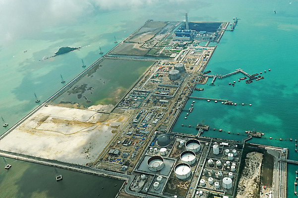 포토 JPG 해외이미지 산업 태국 안테나 사람없음 야외 에너지 액체 시설 탱크 수납 해외202004 해외포토 아시아 통신 파일형식 이미지허브