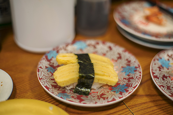 포토 JPG 해외이미지 접시 음식 재료 밥 새우 건강 어류 동양인 사람없음 일본 검은색 식사 여러개 초밥 회 게 껍질 신선 고명 막대기 그룹 해조류 선택 고추냉이 참치 먹기 해산물 준비 날것 피클 연어 생강 캐비아 해외202004 해외포토 식기 아시아 컬러 다수 컨셉 채소 식재료 모션 갑각류 인종 수중동물 양념 해양식물 절임 일본음식 파일형식 이미지허브