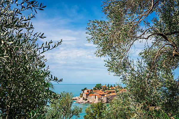 포토 JPG 해외이미지 해외 유럽 바다 섬 여행 건축양식 하늘 호텔 휴가 주택 사람없음 건물 파란색 맑음 카페 도시 만 역사 재산 크루즈 지중해 타운 몬테네그로 발칸반도 부드바 옛날 해외202004 해외포토 건축물 건축 나라 컬러 배_교통 숙소 날씨 금융 상점 파일형식 이미지허브