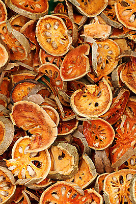 포토 JPG 해외이미지 조각 백그라운드 오렌지 과일 건조 건강 사람없음 치료 갈색 덮개 원형 차 약초 자르기 허브 냄새 아로마 뭉치 이국적 많음 해외202004 해외포토 도형 식물 음료 컬러 컨셉 의학 모션 뚜껑 풀_식물 파일형식 이미지허브