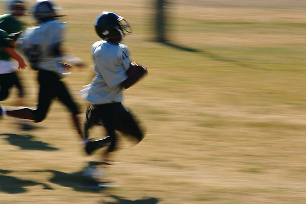 포토 JPG 해외이미지 어린이 스포츠 포즈 유니폼 모션 청소년 놀이 건강 사람없음 야외 달리기 운동 축구 경쟁 에너지 게임 우승 헬멧 결심 속도 노력 추적 블러 착륙 해외202004 해외포토 옷 컨셉 사람 구기 최고 보호장비 파일형식 이미지허브