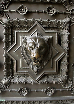 포토 JPG 해외이미지 패턴 사람없음 장식 문 금속 사자 판화 복잡 철강 해외202004 해외포토 컨셉 무늬 포유류 재질 미술 파일형식 이미지허브