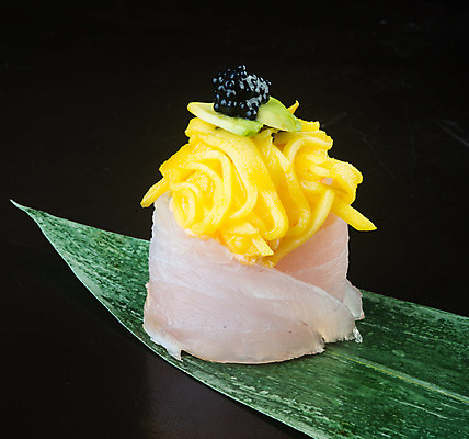 포토 JPG 해외이미지 전통 접시 아시아 음식 백그라운드 밥 오이 새우 어류 요리 동양인 사람없음 일본 검은색 식사 저녁식사 초밥 회 신선 해조류 맛 고추냉이 참치 장어 해산물 날것 롤 연어 생강 점심식사 해외202004 해외포토 식기 나라 컬러 컨셉 채소 갑각류 인종 수중동물 양념 해양식물 일본음식 파일형식 이미지허브