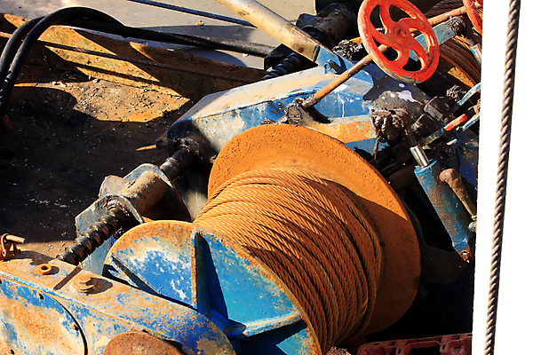 포토 JPG 해외이미지 전통 산업 밧줄 바다 여행 백그라운드 교통시설 하늘 낚시 휴가 항해 어류 사람없음 야외 건물 목재 물 파란색 금속 항구 그물 어선 보트 정박 묘사 함선 포트 옛날 해외202004 해외포토 자연요소 나무 건축물 줄 컬러 교통 배_교통 재료 재질 레저 수중동물 시설 파일형식 이미지허브