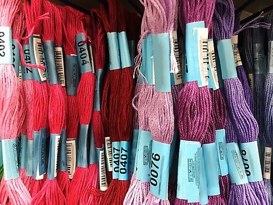 포토 JPG 해외이미지 디자인 밧줄 백그라운드 창조 사람없음 빨간색 파란색 컬러풀 노란색 유행 상점 보라색 직물 면 뜨개질 변화 실 상품 바느질 수집 자수 고립 스펙트럼 줄서기 많음 해외202004 해외포토 줄 컬러 컨셉 모션 취미 파일형식 이미지허브