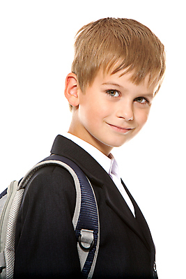 포토 JPG 해외이미지 백인 1 학생 손 응시 교육 남자 어린이 남학생 백그라운드 유니폼 가방 배낭 교실 학교 한명 정장 소년 10대 유치원 흰색 인사 오픈 작음 사인 교과서 슛 양장본 팔 고립 초보 해외202004 해외포토 서양인 시선 잡화 옷 컬러 청소년 교재 사람 신체부위 책 예절 크기 파일형식 이미지허브