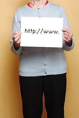 포토 JPG 해외이미지 백인 손 여자 교육 노년 컨셉 인터넷 통신 교실 실내 사람 성인 사람없음 가로 세로 단어 스터디 컴퓨터 스크린 웹 잡기 업무 그물 서핑 은색 은퇴 묘사 사인 온라인 서퍼 시민 옛날 해외202004 해외포토 서양인 문자 컬러 학교 모션 운동선수 내부 신체부위 전자제품 학습 수상스포츠 작업 국민 파일형식 이미지허브