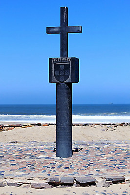 포토 JPG 해외이미지 아이콘 기독교 종교 여행 십자가 아프리카 골격 사람없음 조각상 교회 믿음 바위 시간 예수 역사 망토 포르투갈 심볼 신성 네비게이션 발견 나미비아 숭배 신앙심 추모 해외202004 해외포토 감정 유럽 나라 종교건축 건물 조형물 돌_바위 신_종교 남아프리카 파일형식 이미지허브