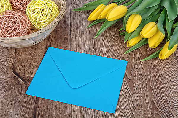 포토 JPG 해외이미지 계절 꽃 종이 꽃다발 백그라운드 컨셉 탁자 휴가 봉투 발렌타인데이 선물 사랑 사람없음 목재 초록색 공백 튤립 편지 심볼 질감 내추럴 해외202004 해외포토 나무 식물 감정 컬러 가구 재료 데이이벤트 파일형식 이미지허브