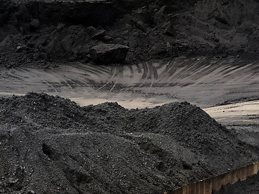 포토 JPG 해외이미지 산업 지구 이동 사람없음 환경 검은색 힘 에너지 화물 상품 발굴 창고 화석 연료 수납 지구온난화 자원 흙더미 내추럴 로딩 분배 석탄 지질학 해외202004 해외포토 교육 컬러 컨셉 흙 운송업 기후변화 파일형식 더미 이미지허브