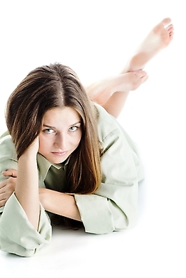 포토 JPG 해외이미지 백인 모델 드레스 옷 여자 얼굴 한명 사람 유행 검은색 화려 우아함 피부 목 돌봄 해외202004 해외포토 서양인 1 컬러 컨셉 모션 신체부위 파일형식 이미지허브