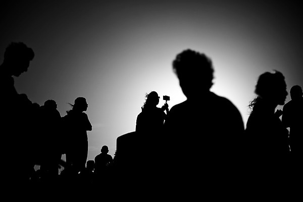 포토 JPG 해외이미지 템플릿 라이프스타일 손 디자인 커플 실루엣 얼굴 여행 포즈 백그라운드 인터넷 신체 일러스트 모바일 프레임 세포 사람 사람없음 야외 그래픽 스마트폰 핸드폰 세트 사진촬영 축제 일몰 무대 잡기 전화기 스마트 그림 개성 고립 셀프 해외202004 해외포토 컨셉 관계 모션 촬영기법 생활 신체부위 전자제품 스마트기기 노을 촬영 파일형식 이미지허브