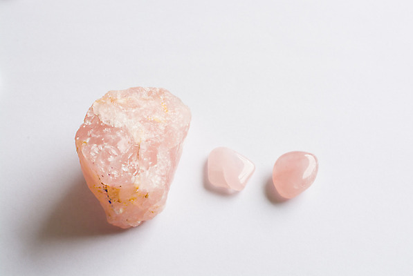 포토 JPG 해외이미지 분홍색 백그라운드 패턴 자연 사랑 사람없음 치료 빛 세트 장미 견본 에너지 바위 흰색 투명 거친 닫기 크리스탈 보석 오브젝트 슛 내추럴 고립 구성 지질학 해외202004 해외포토 교육 꽃 감정 컬러 무늬 의학 모션 돌_바위 광석 생태계 파일형식 이미지허브