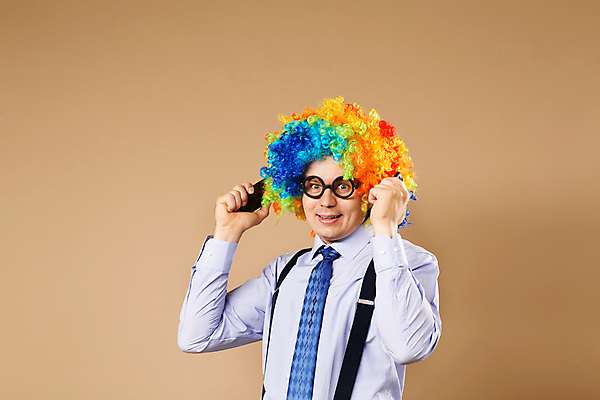 포토 JPG 해외이미지 직업 남자 행복 감정 안경 얼굴 어린이 무지개 셔츠 비즈니스 성공 넥타이 휴가 한명 웃음 사람 스마트폰 파티 머리 유행 축제 기쁨 광대 축하 표현 직장인 비즈니스맨 서커스 멜빵 즐거움 가발 긍정 텔레마케팅 스타일 성인남자만 해외202004 해외포토 자연요소 1 잡화 컨셉 상의 표정 이벤트 신체부위 핸드폰 스마트기기 서비스업 남자만 성인만 파일형식 이미지허브