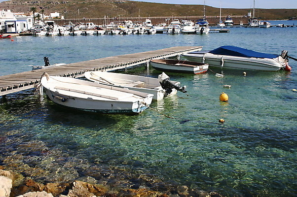 포토 JPG 해외이미지 구름 바다 교통시설 자연 하늘 열쇠 사람없음 물 항구 만 보트 정박 해외202004 해외포토 자연요소 교통 배_교통 시설 생태계 파일형식 이미지허브