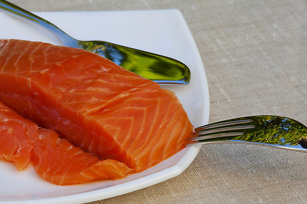 포토 JPG 해외이미지 접시 디자인 음식 포크 다이어트 탁자 건강 어류 요리 미술 사람없음 빨간색 금속 주방 식당 식사 저녁식사 흰색 축하 신선 칼 맛 먹기 해산물 준비 점심식사 해외202004 해외포토 식기 컬러 가구 컨셉 모션 재질 문화예술 상점 수중동물 파일형식 이미지허브