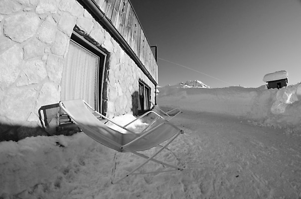 포토 JPG 해외이미지 나무 계절 선 스포츠 여행 크리스마스 겨울 자연 하늘 날씨 휴가 스키 산 주택 그림자 사람 풍경 경사 사람없음 야외 건물 목재 파란색 빛 산타클로스 교회 얼음 이탈리아 추위 바위 흰색 신선 스노우보드 숲 12월 언덕 알프스 장면 절정 해외202004 해외포토 자연요소 식물 건축물 기념일 유럽 컬러 재료 종교건축 겨울스포츠 돌_바위 보드_스포츠 날짜 생태계 파일형식 이미지허브