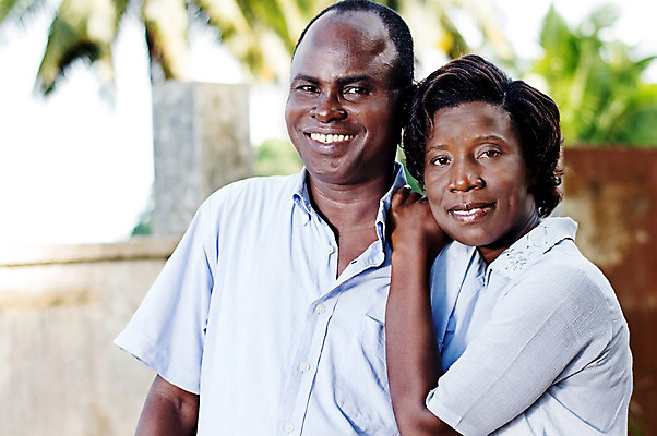 포토 JPG 해외이미지 라이프스타일 커플 딸 행복 여행 가족 자연 휴가 사람 야외 두명 하이킹 해외202004 해외포토 감정 관계 레저 생활 생태계 파일형식 이미지허브
