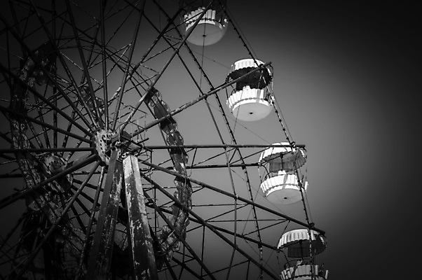 포토 JPG 해외이미지 외관 공원 유럽 산업 하늘 안전 사람없음 글로벌 환경 검은색 손상 흰색 도시 바퀴 위험 버리기 심볼 부식 생태계 원자 장면 원자력 방사능 방사선 생태학 소비에트 우크라이나 재앙 해외202004 해외포토 공공시설 교육 나라 컬러 컨셉 모션 에너지 파일형식 이미지허브