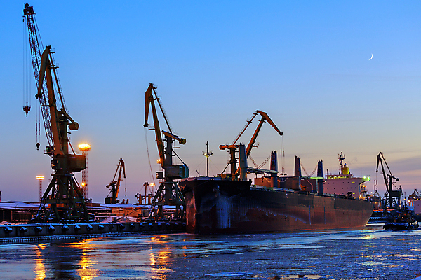포토 JPG 해외이미지 직업 산업 교통수단 교통시설 사람없음 야외 물 강 한개 사무실 항구 기계 황혼 일몰 작업 야간 나무상자 컨테이너 창고 기중기 무거움 물류 로딩 효율 해외202004 해외포토 자연요소 1 교통 컨셉 비즈니스 상자 노을 중장비 무게 시설 파일형식 이미지허브