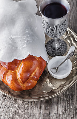 포토 JPG 해외이미지 종교 전통문화 음식 빵 휴가 휴식 사람없음 와인 식사 축하 신선 영혼 은색 심볼 소금 단절 이스라엘 토요일 해외202004 해외포토 전통 문화 컬러 컨셉 주류 요일 서아시아 파일형식 이미지허브