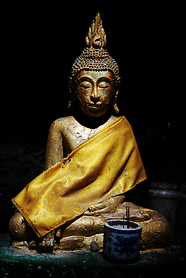 포토 JPG 해외이미지 아이콘 전통 아시아 종교 문화 얼굴 조각 여행 불교 태국 그림자 미술 동양인 사람없음 빛 조각상 평화 고요 골동품 흰색 기도 황금 심볼 명상 동쪽 고립 그런지 사당 숭배 신앙심 옛날 파멸 해외202004 해외포토 나라 컬러 컨셉 문화예술 인종 신체부위 조형물 방향 파일형식 소멸 이미지허브