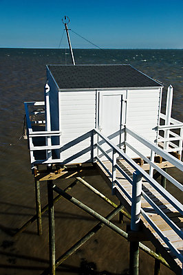 포토 JPG 해외이미지 직업 전통 유럽 밧줄 바다 백그라운드 건축양식 자연 조류 낚시 휴식 사람없음 야외 건물 목재 물 파란색 프랑스 흰색 기둥 그물 성자 오두막 정사각형 말뚝 대서양 해외202004 해외포토 자연요소 도형 나무 동물 건축물 건축 나라 종교 줄 컬러 컨셉 재료 레저 생태계 파일형식 이미지허브
