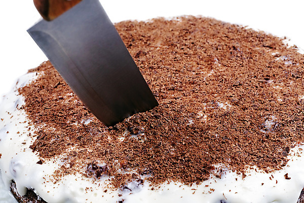 포토 JPG 해외이미지 음식 디저트 사람없음 장식 케이크 초콜릿 검은색 축하 달콤 숲 뿌리기 크림 오브젝트 싱글 스펀지 해외202004 해외포토 컬러 컨셉 모션 맛 파일형식 이미지허브