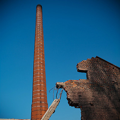포토 JPG 해외이미지 산업 벽 백그라운드 건축양식 창문 공장 유리 벽돌 직장 사람없음 내부 건물 빛 금속 검은색 어둠 수확 도시 폐기물 위험 버리기 창고 복고 먼지 낭비 구식 그런지 깨짐 방치 썩음 옛날 철강 파멸 해외202004 해외포토 건축물 건축 컬러 컨셉 농업 회사 공업 모션 재질 쓰레기 파일형식 소멸 이미지허브