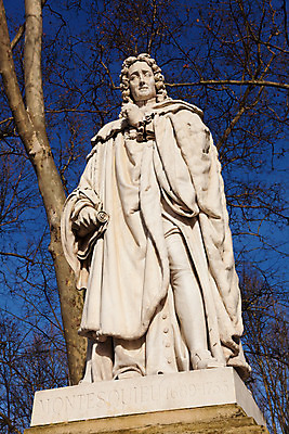 포토 JPG 해외이미지 유럽 조각 여행 건축양식 풍경 사람없음 건물 숫자 맑음 프랑스 도시 옛날 해외202004 해외포토 문자 건축물 건축 나라 날씨 파일형식 이미지허브