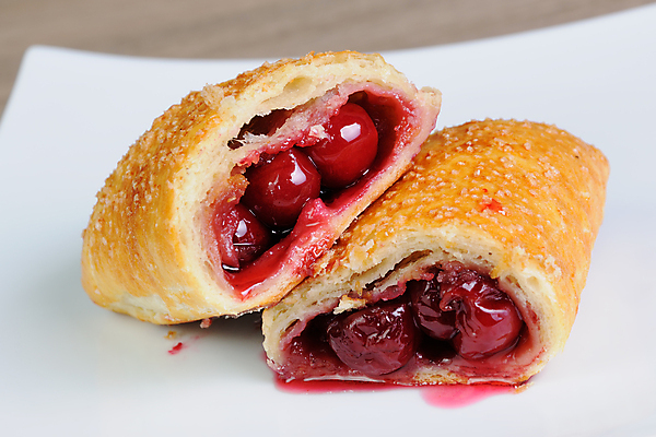 포토 JPG 해외이미지 음식 재료 부분 사탕 사람없음 과자 저녁식사 체리 자르기 먹기 브런치 퍼프 점심식사 폭식 단절 번 스터핑 페스츄리 해외202004 해외포토 빵 과일 모션 디저트 식사 파일형식 이미지허브