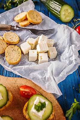 포토 JPG 해외이미지 음식 빵 잎 다이어트 치즈 파슬리 샌드위치 건강 사람없음 빛 식사 신선 아침식사 만취 큐브 만족 토스트 브루스케타 해외202004 해외포토 식물 감정 채소 유제품 술취함 파일형식 이미지허브