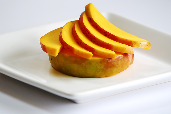 포토 JPG 해외이미지 조각 과일 건강 사람없음 노란색 신선 최고 맛 먹기 만족 유기농 날것 망고 내추럴 숙성 식용 이국적 채식주의자 해외202004 해외포토 웰빙 감정 컬러 컨셉 모션 열대과일 채식 파일형식 이미지허브