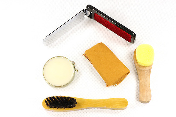 포토 JPG 해외이미지 신발 사람없음 세트 숟가락 붓 크림 서비스 걸레 떠남 해외202004 해외포토 모션 수저 청소도구 파일형식 이미지허브