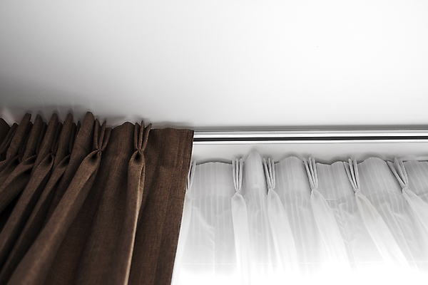 포토 JPG 해외이미지 디자인 벽 백그라운드 곡선 건축양식 창문 추상 주택 실내 매달리기 사람없음 내부 장식 파란색 어둠 방 흰색 직물 반지 커튼 판넬 투명 조직 클래식 정상 매끈함 묘사 천장 부드러움 봉 리빙 스타일 해외202004 해외포토 건축 선 컬러 컨셉 무늬 장신구 모션 건물 감각 파일형식 이미지허브