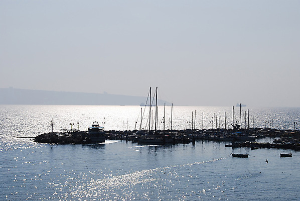 포토 JPG 해외이미지 바다 여행 요트 휴가 항해 사람없음 물 태양 반사 일출 침묵 황혼 일몰 만 보트 그룹 야간 클럽 함선 닻 돛대 해외202004 해외포토 자연요소 배_교통 노을 소리 파일형식 이미지허브