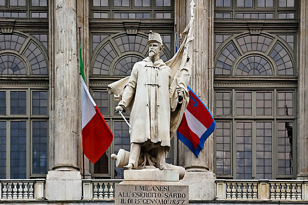 포토 JPG 해외이미지 유럽 조각 건축양식 창문 사람없음 건물 장식 조각상 이탈리아 궁전 도시 역사 육군 천연기념물 밀라노 옛날 해외202004 해외포토 건축물 건축 나라 고건축 군대 조형물 파일형식 이미지허브