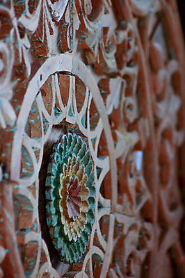 포토 JPG 해외이미지 부분 교통시설 모션 사람없음 목재 장식 마을 금속 정원 수확 골동품 바퀴 원형 승차 타이어 마차 세기 옛날 카라반 핸드메이드 해외202004 해외포토 도형 나무 교통수단 교통 농업 재료 재질 시설 캠핑카 파일형식 이미지허브