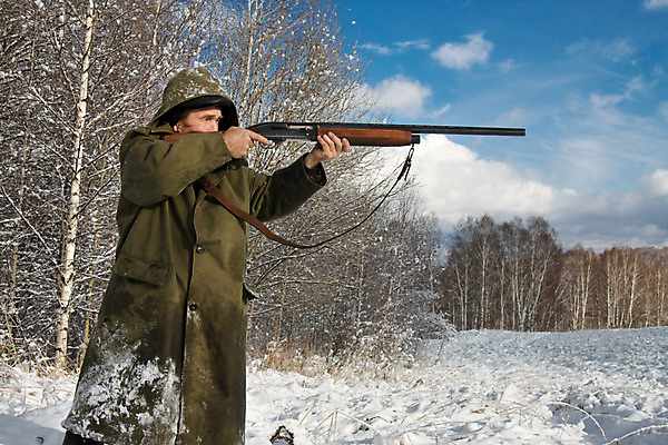 포토 JPG 해외이미지 1 남자 스포츠 겨울 한명 사람 야외 목재 일출 침묵 총 목표 숲 발사 집중 사냥 장면 조준 사냥꾼 추적 골 엽총 유일 해외202004 해외포토 나무 직업 계절 무기 컨셉 재료 모션 노을 소리 파일형식 이미지허브