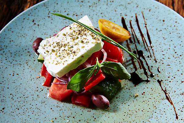 포토 JPG 해외이미지 접시 음식 백그라운드 포크 잎 다이어트 토마토 채소 유리 탁자 양파 오이 치즈 건강 요리 사람없음 목재 빨간색 초록색 검은색 식사 저녁식사 샐러드 흰색 시골 신선 체리 사발 닫기 정상 상추 지중해 먹기 허브 올리브 후추 그리스인 점심식사 채식주의자 해외202004 해외포토 서양인 나무 식물 식기 열매 바다 컬러 가구 과일 재료 모션 재질 유제품 사기그릇 향신료 채식 파일형식 이미지허브