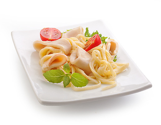 포토 JPG 해외이미지 접시 클리핑패스 음식 토마토 치즈 파스타 요리 사람없음 빨간색 초록색 식사 흰색 신선 반지 상추 해산물 오징어 바질 고립 절임 해외202004 해외포토 식기 컬러 채소 장신구 유제품 연체동물 서양음식 수중동물 파일형식 이미지허브