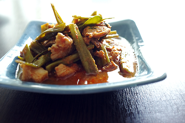 포토 JPG 해외이미지 전통 접시 아시아 음식 채소 태국 건강 육류 요리 동양인 사람없음 초록색 식사 저녁식사 튀김 신선 뜨거움 맛 매움 후추 칠면조 점심식사 오리지널 해외202004 해외포토 식기 나라 컬러 컨셉 식재료 조류 인종 향신료 파일형식 이미지허브