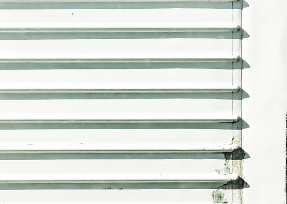 포토 JPG 해외이미지 디자인 외관 선 벽 백그라운드 컨셉 패턴 비즈니스 건축양식 창문 표면 추상 그림자 사람없음 내부 가로 빛 우주 상점 금속 줄무늬 회색 흰색 철 질감 해외202004 해외포토 건축 컬러 무늬 재질 파일형식 이미지허브